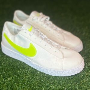 Nike Blazer Low Canvas Lime Pop Sz 7.5 Women